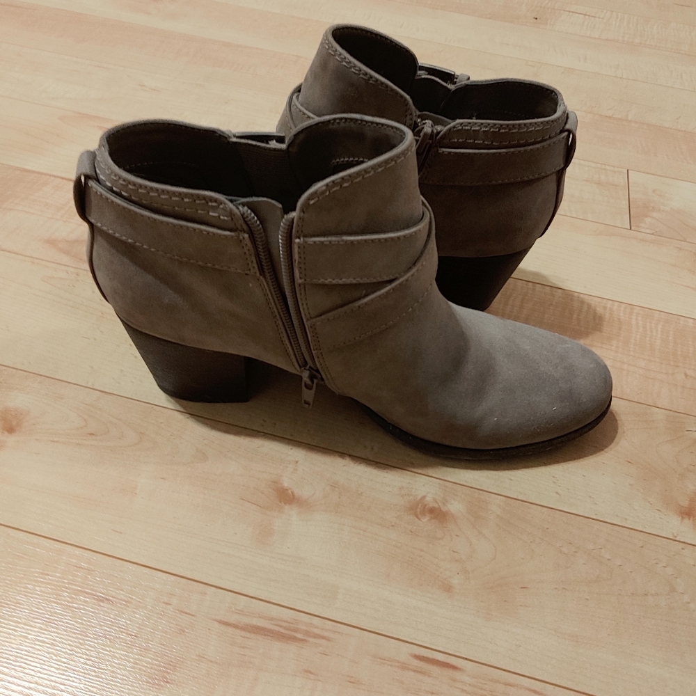 Booties - Picture 3 of 4